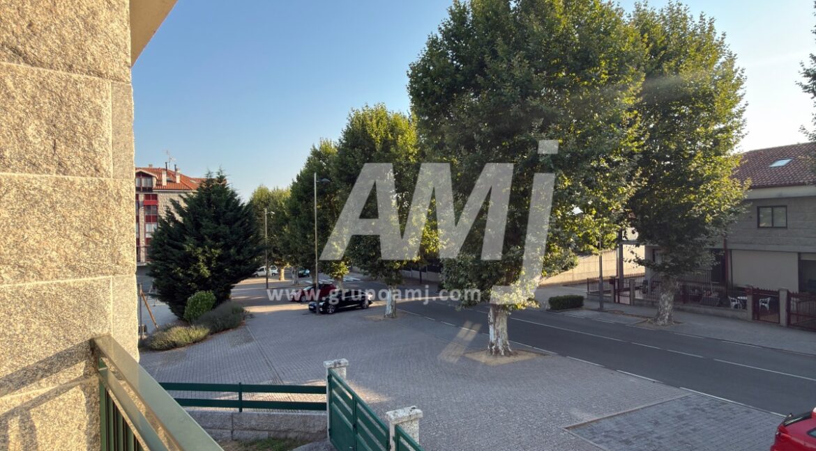 amj_re357_20