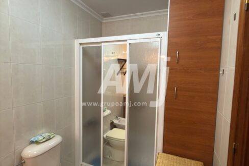 amj_re357_11