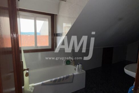 amj_re357_12