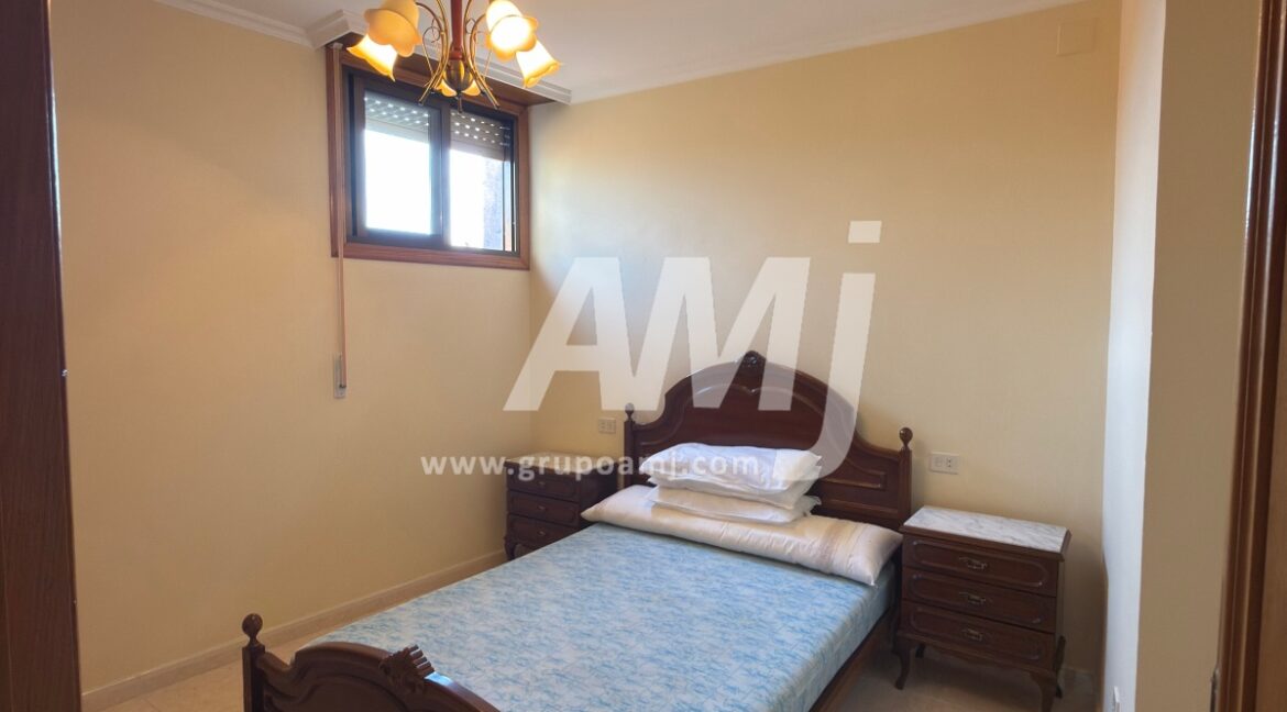 amj_re357_12
