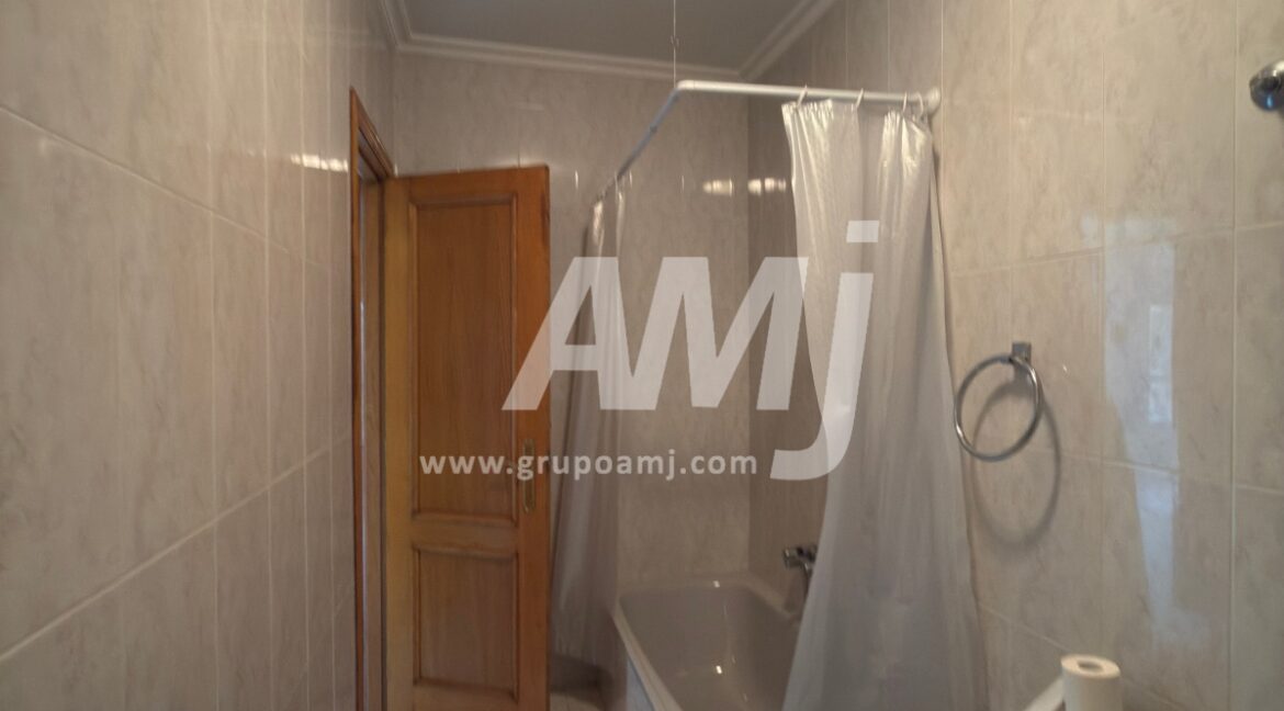 amj_re357_15