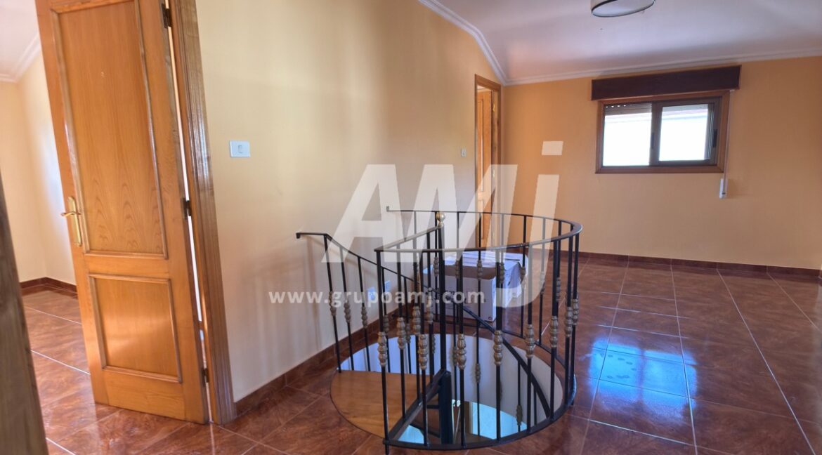 amj_re357_20