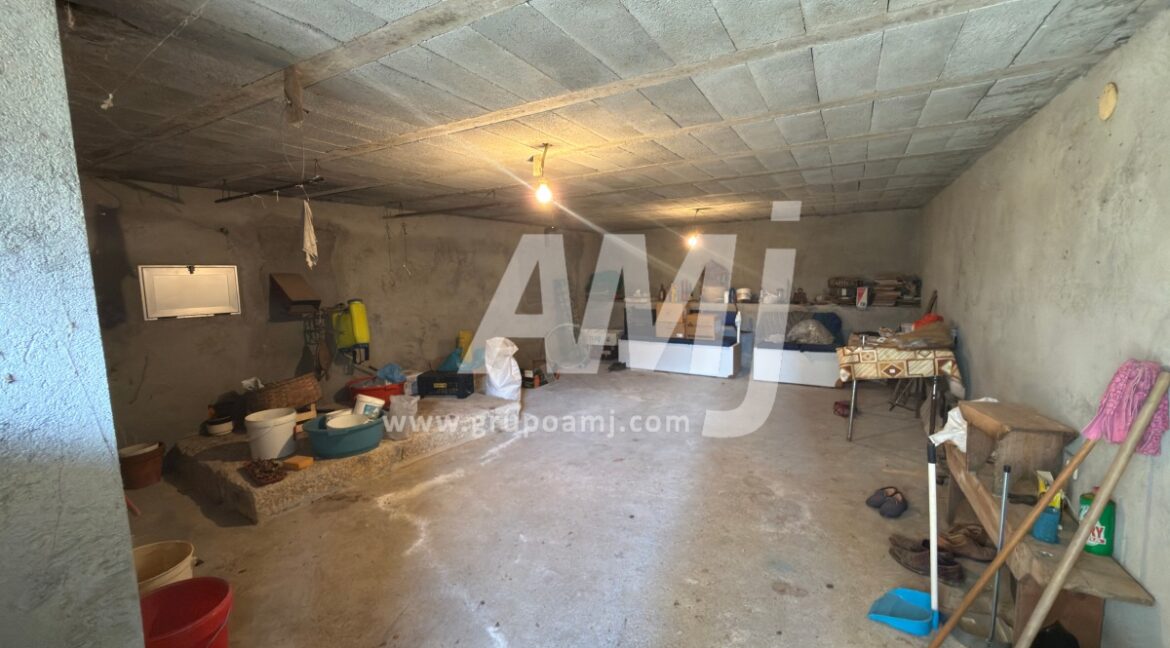 amj_re357_7