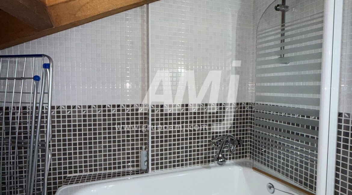 amj_re357_16
